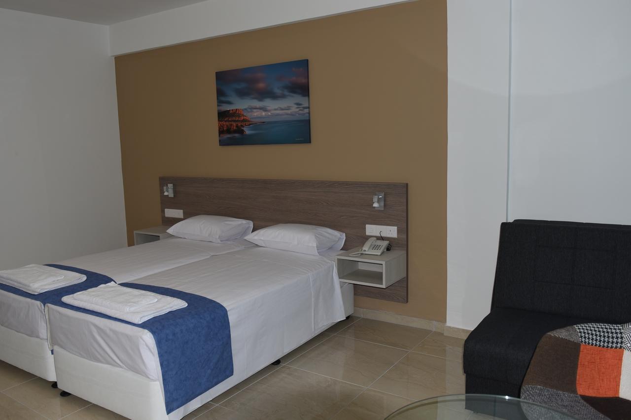 Sunny Blue Hotel Ayia Napa Exterior photo